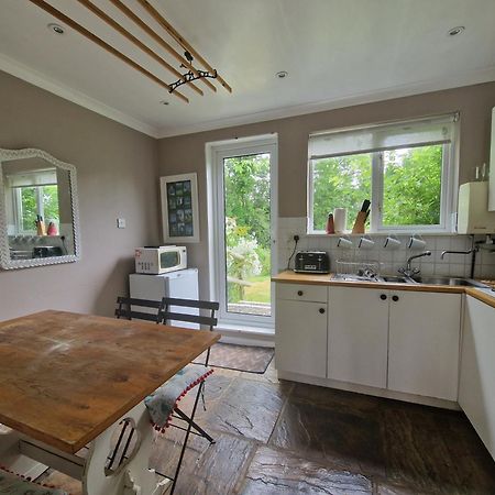 Molly Dishwasher Shepherds Hut Frant Buitenkant foto