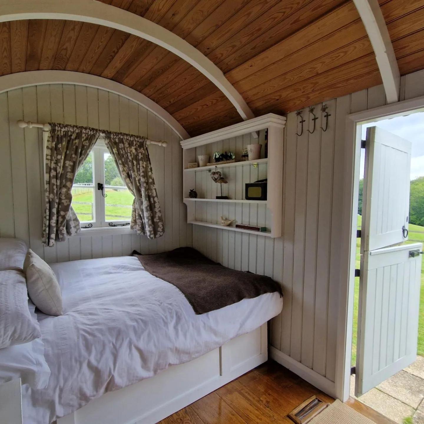 Molly Dishwasher Shepherds Hut Frant Buitenkant foto